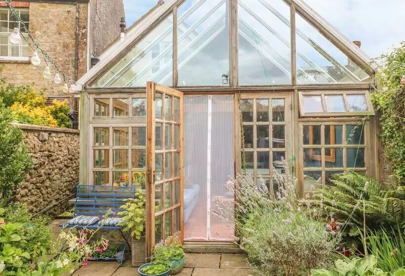 King Charles Cottage