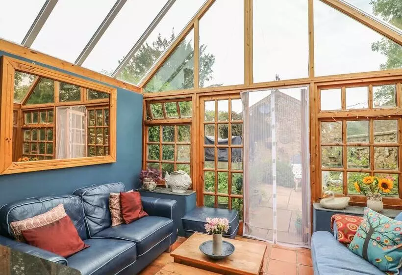 King Charles Cottage