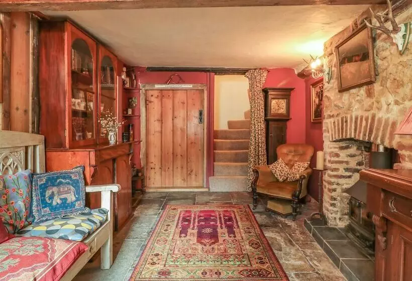 King Charles Cottage