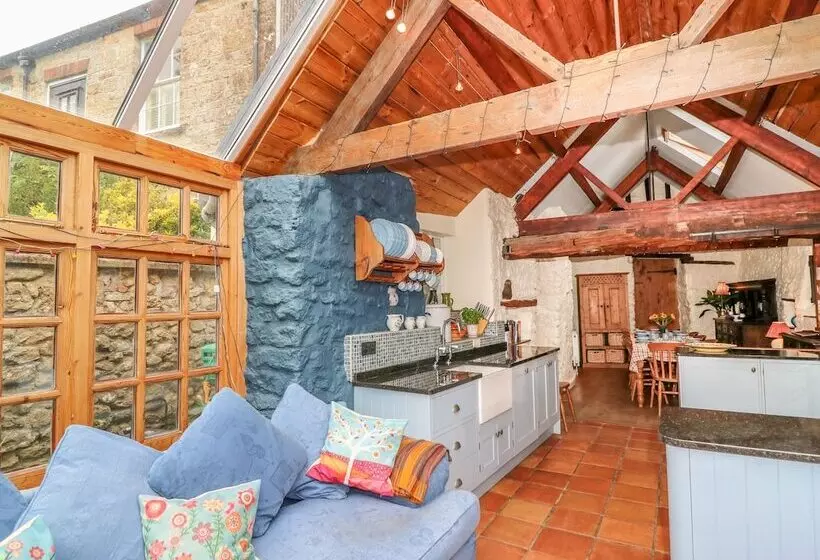 King Charles Cottage