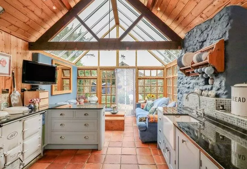 King Charles Cottage