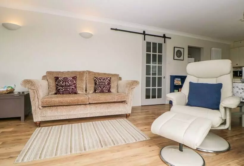 Meadowlea Cottage