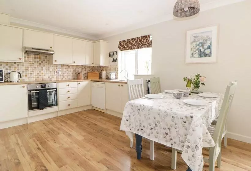 Meadowlea Cottage