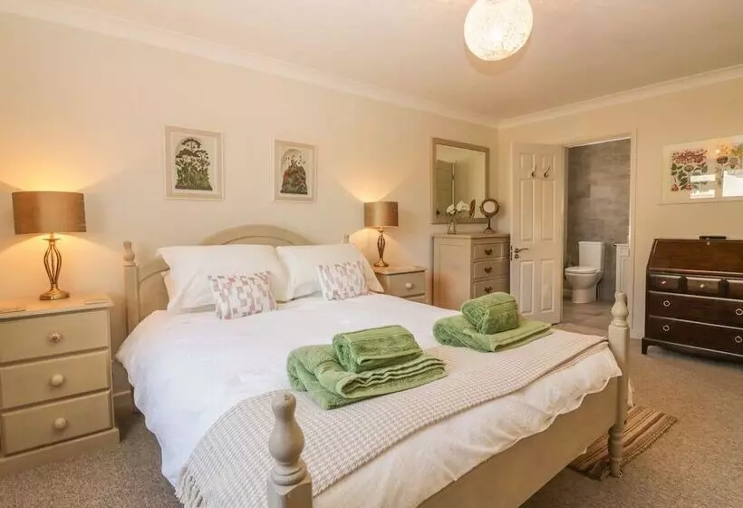 Meadowlea Cottage