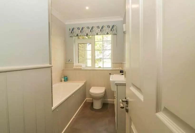 Meadowlea Cottage