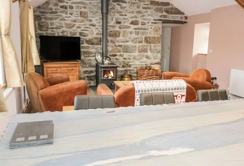 Rhydau Cottage