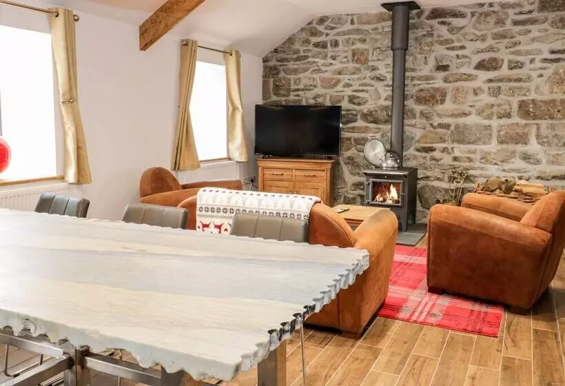 Rhydau Cottage