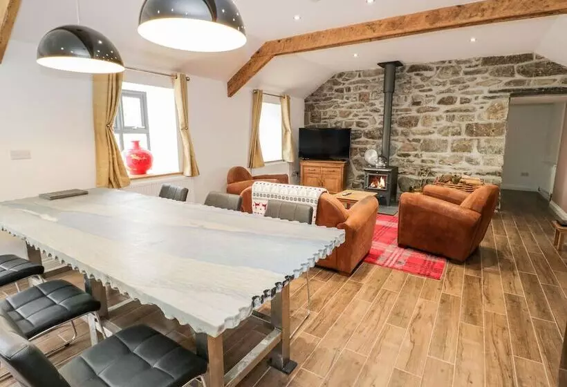 Rhydau Cottage