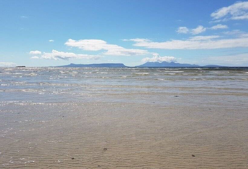 Taigh Na Talia   2 Sandholm