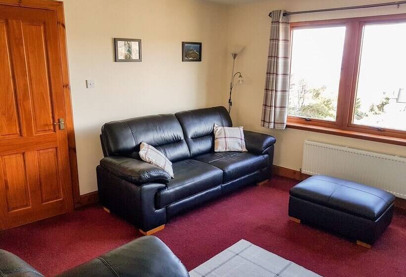 Taigh Na Talia   2 Sandholm