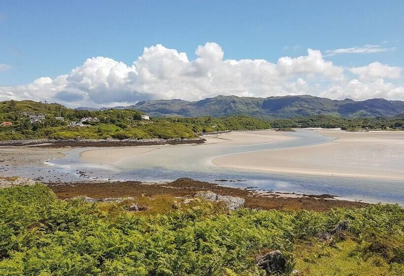 Taigh Na Talia   2 Sandholm