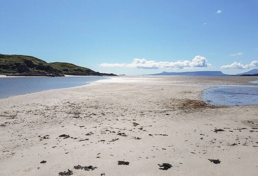 Taigh Na Talia   2 Sandholm