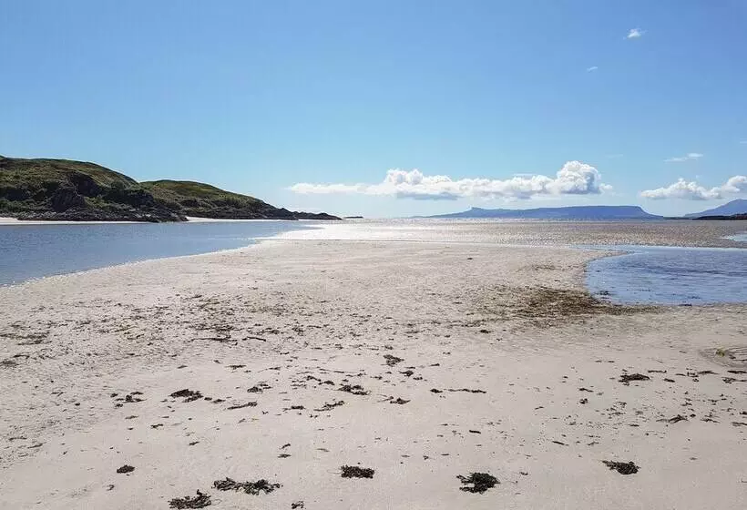 Taigh Na Talia   2 Sandholm