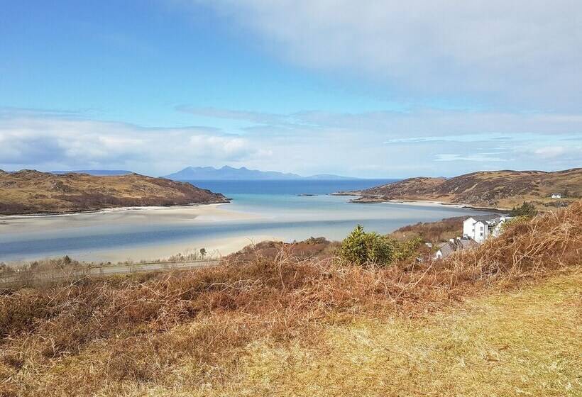 Taigh Na Talia   2 Sandholm