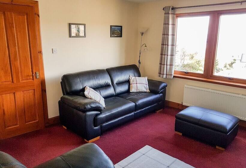 Taigh Na Talia   2 Sandholm