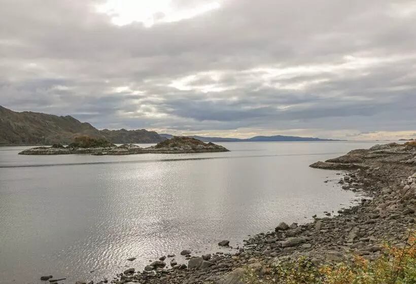 Taigh Na Talia   2 Sandholm