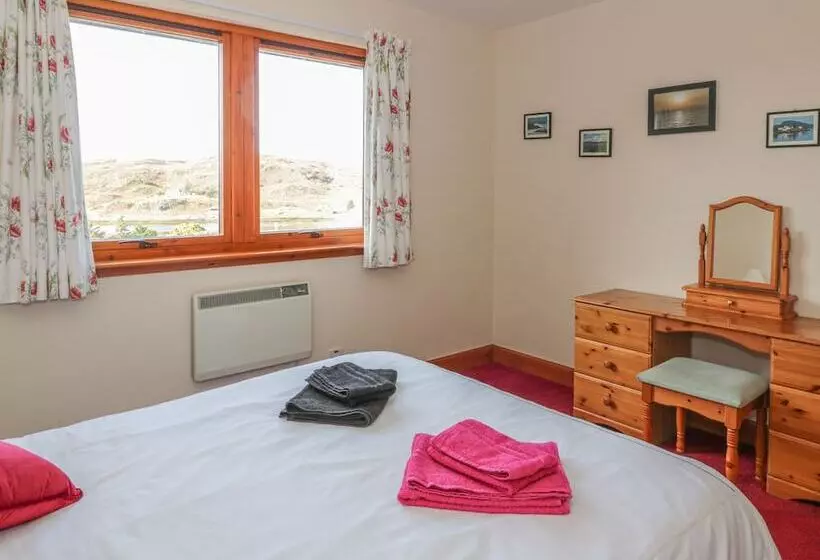 Taigh Na Talia   2 Sandholm