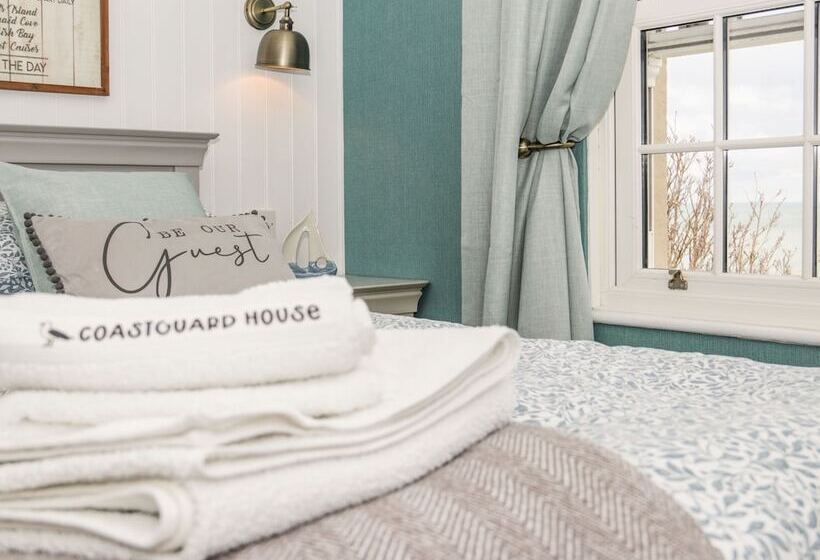 2 Old Coastguard House