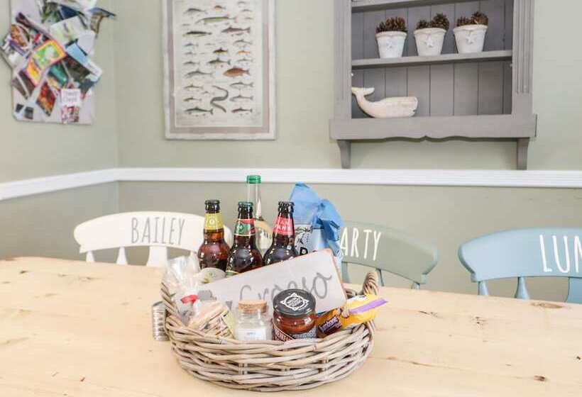 2 Old Coastguard House