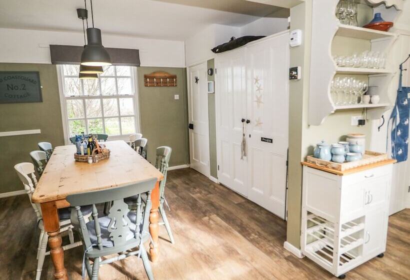 2 Old Coastguard House