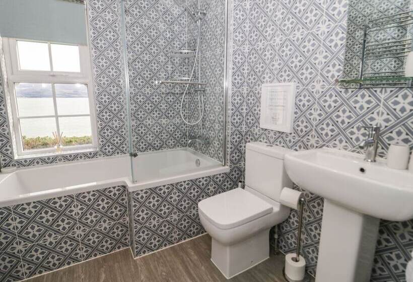 2 Old Coastguard House