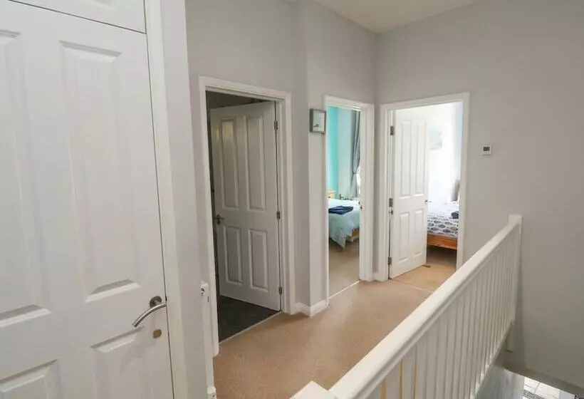 4 Old Mill Court