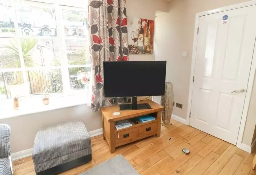 4 Old Mill Court