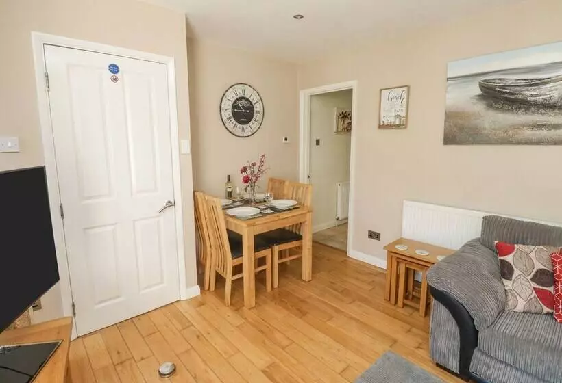 4 Old Mill Court