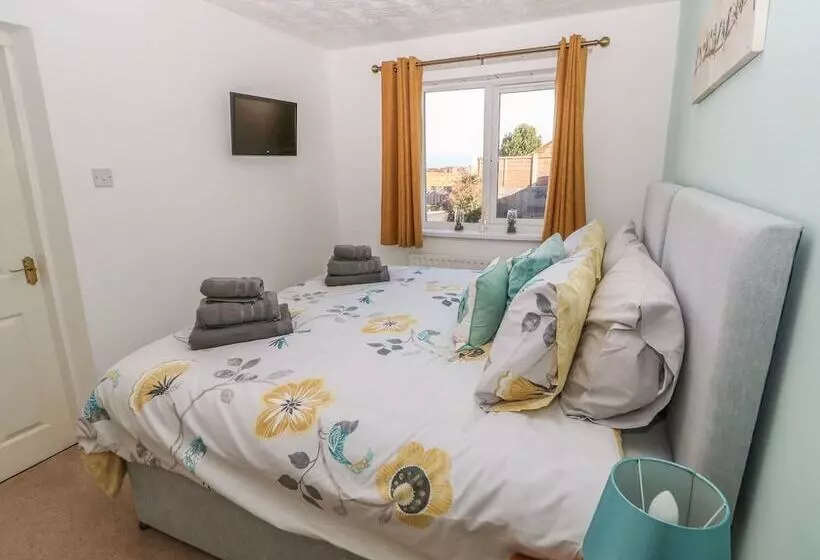 Bumble Bee Cottage