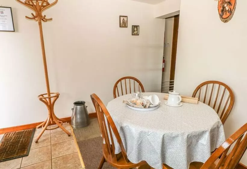 Cordwainer Cottage