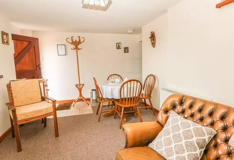 Cordwainer Cottage
