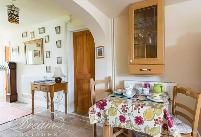 Grazeland Cottage