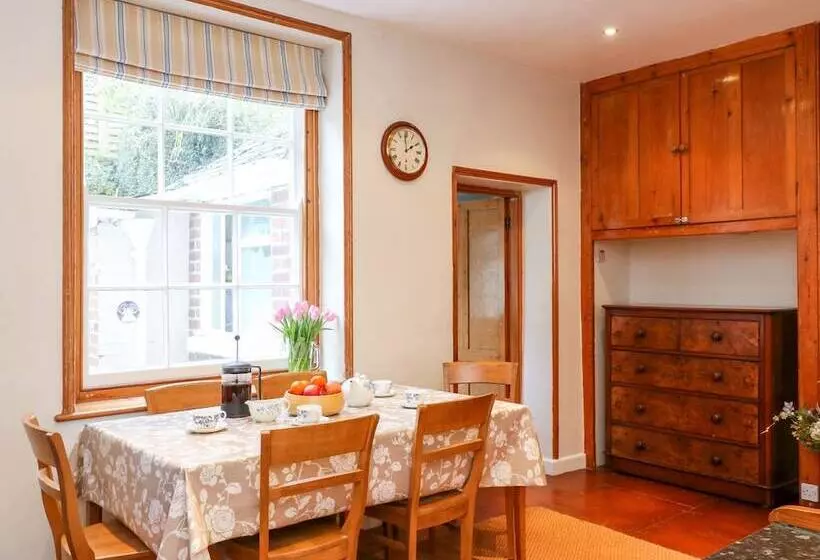 Jasmine Cottage