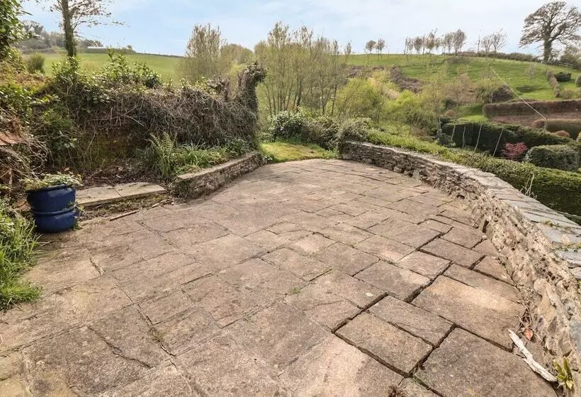 Lower Norton Apartment