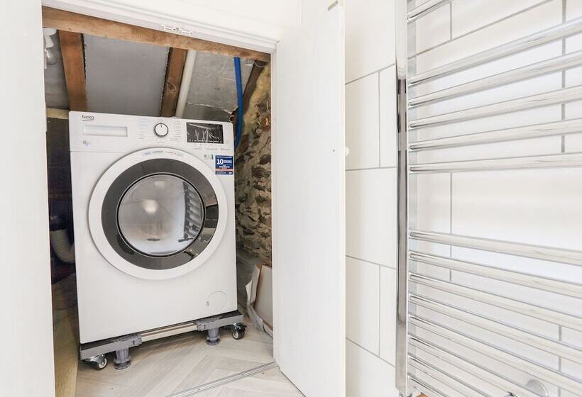 Lower Norton Apartment