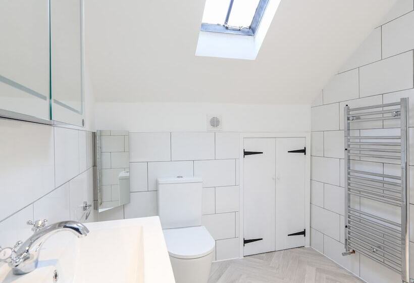 Lower Norton Apartment