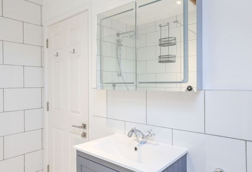 Lower Norton Apartment