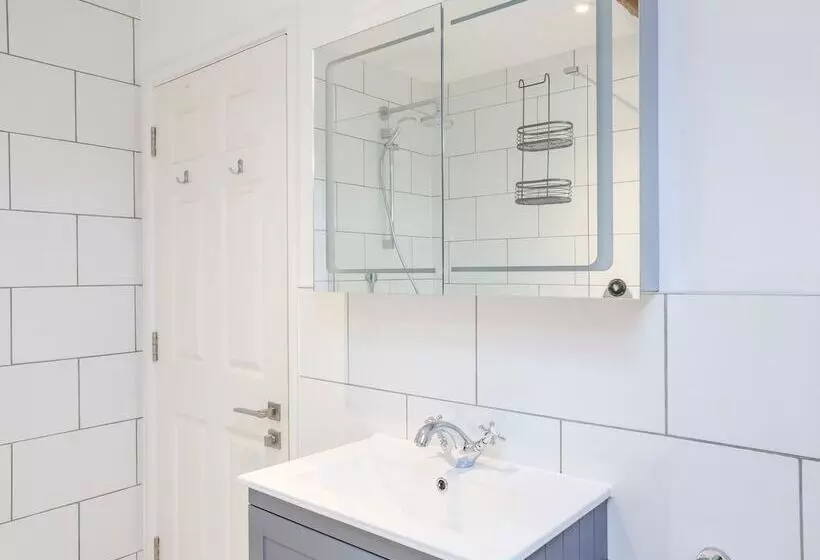 Lower Norton Apartment