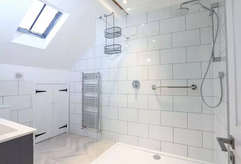 Lower Norton Apartment