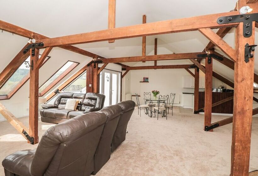 Lower Norton Apartment