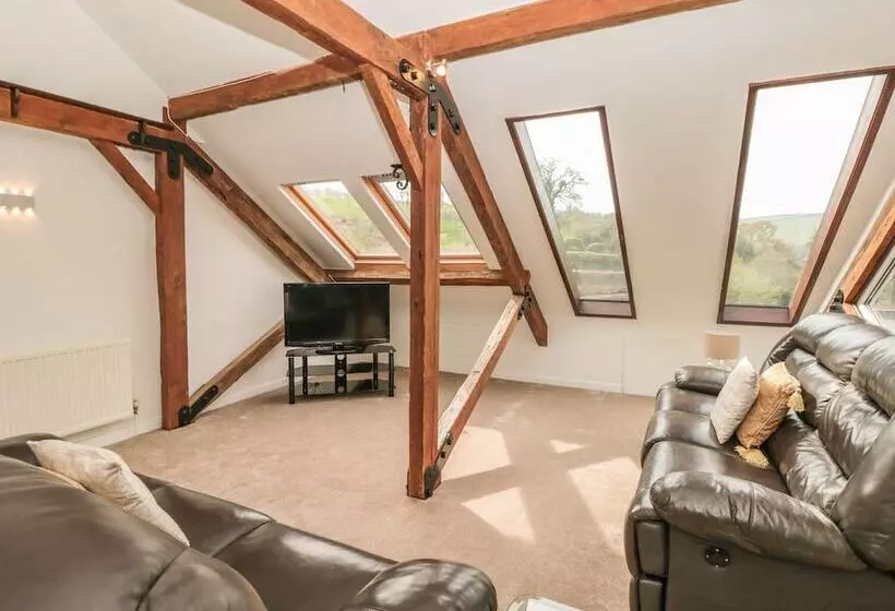 Lower Norton Apartment