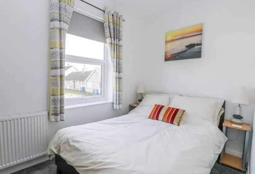 Sea Breakers Cottage