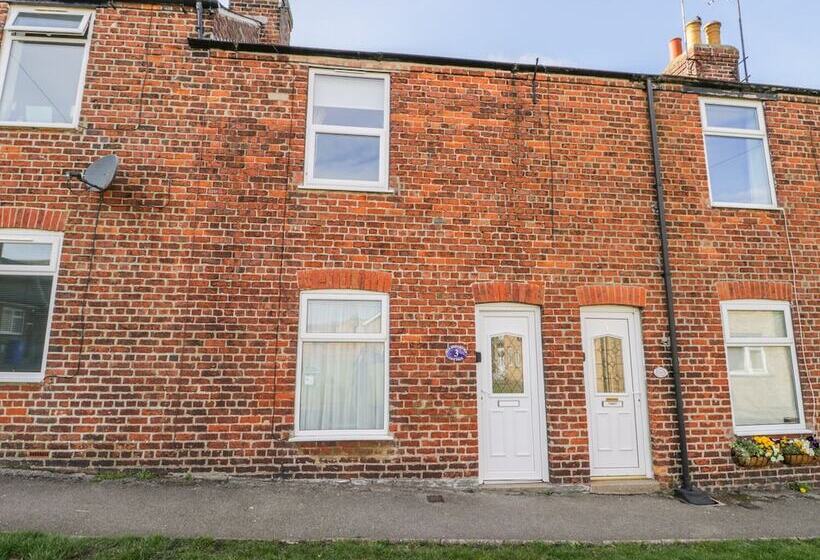 Sea Breakers Cottage