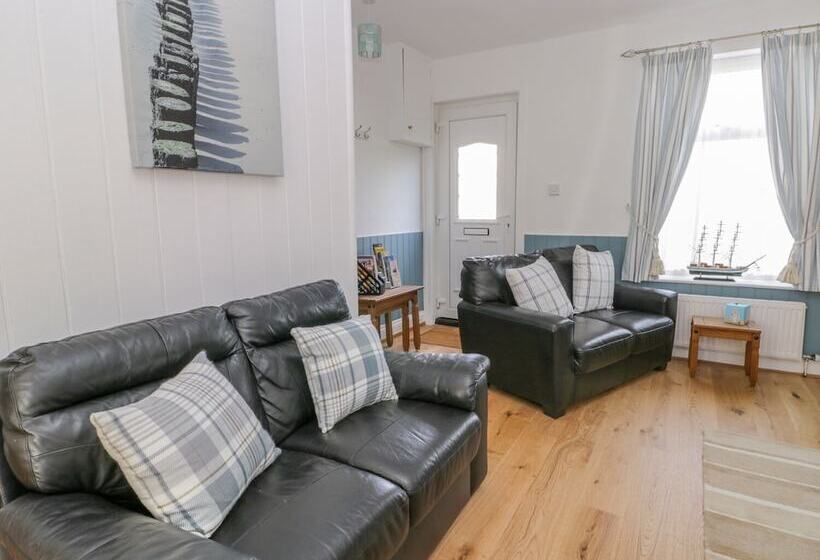 Sea Breakers Cottage