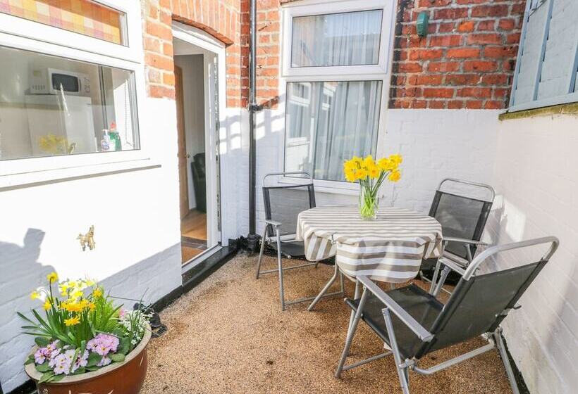 Sea Breakers Cottage