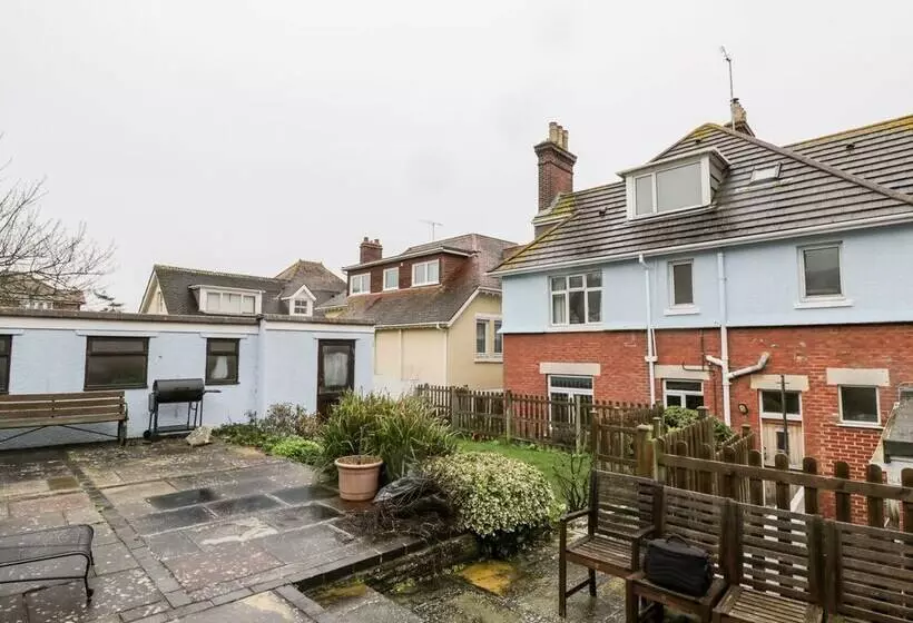 20 Ulwell Road