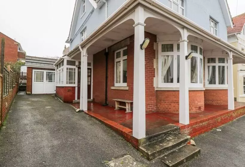 20 Ulwell Road