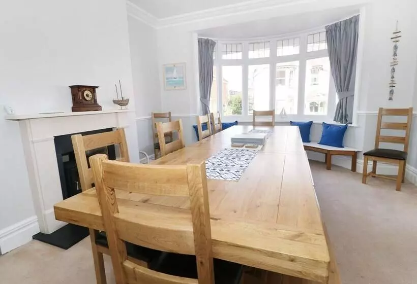 20 Ulwell Road
