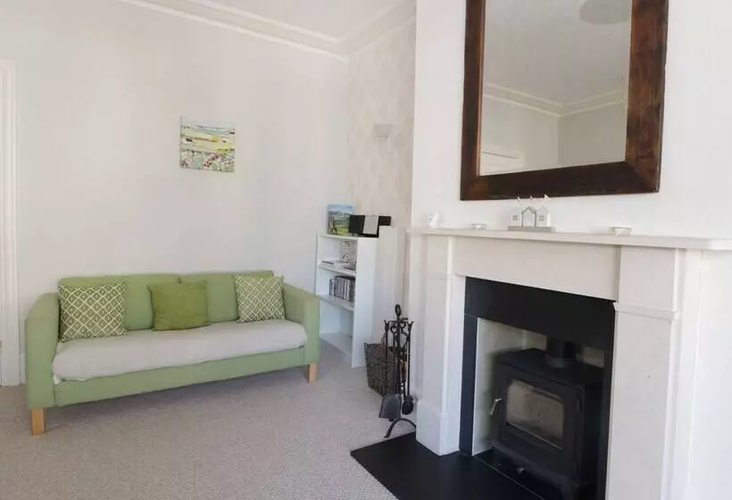 20 Ulwell Road