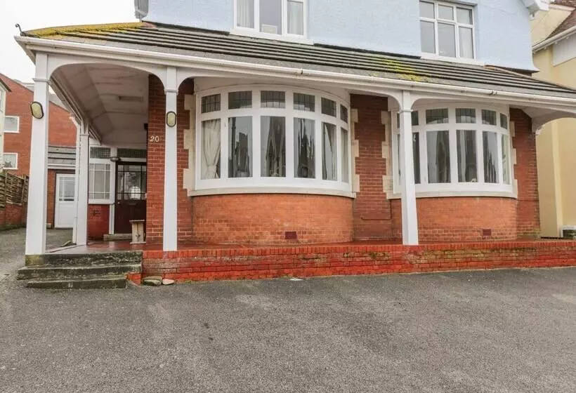 20 Ulwell Road